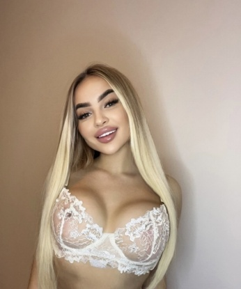 Живу в самом сердце Москвы, заряженная нежностью и страстью. Мой пушистый голос и нежные губки сведут тебя с ума.💋
У меня совершенно всё естественное - обворожительные груди, стройные ножки и горячее тело, жаждущее твоей ласки. Оцифрованные фото обещают долю романтики и сексуального удовольствия. Я создана для твоих фантазий и умею развлечь настоящего мужчину.
Моя креативность и умение воплощать тайные желания сделают наше свидание незабываемым. Я готова предложить тебе широкий спектр услуг, от расслабляющего массажа до эротической игры ролевых персонажей. Это лишь небольшой предвкушение удовольствия, которое мы можем испытать.
Мои клиенты оценивают меня за мою открытость, стиль, профессионализм и нежность. Я здесь, чтобы угодить тебе и превзойти все твои ожидания.
Наслаждайся каждым мгновением со мной, и я гарантирую, что ты вернешься, желая еще больше. Так что не медли, дай себе счастье в моих нежных объятиях. Буду ждать тебя, чтобы сделать нашу встречу по-настоящему особенной. 💫✨ 13606, 24 года