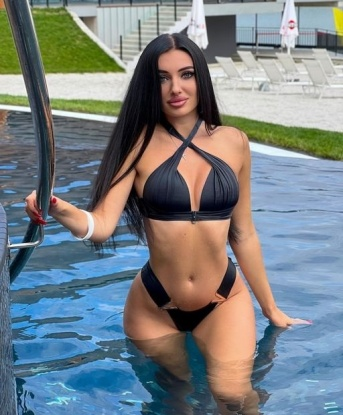 Я идеальное сочетание страсти и нежности, которые помогут тебе окунуться в океан блаженства. 💋
Мои услуги включают эротический массаж и не только. Я умею создать атмосферу релакса и удовольствия, которая позволит тебе забыть о повседневных проблемах. 🌹
Мои возможности безграничны, и я всегда готова пойти на встречу с твоими желаниями. 💃🏻 Индивидуальный подход к каждому клиенту гарантирован. Мои отзывы говорят сами за себя – клиенты остаются довольны и возвращаются снова и снова. 🔥
Фото, которые ты видишь, настоящие и не ретушированы. Я живу в Москве и буду рада принять тебя у себя в уютной квартире, где мы сможем наслаждаться друг другом в атмосфере полного комфорта. 💫
Не откладывай на потом свое удовлетворение – звони прямо сейчас, и я окуну тебя в мир незабываемого блаженства. Буду ждать тебя в Москве! 😘 7603, 28 лет